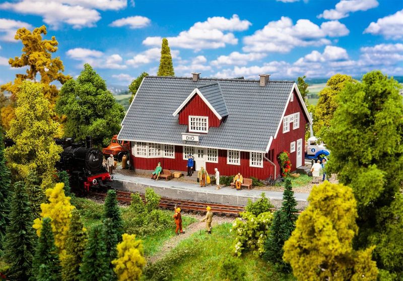 110160 Swedish railway station. + 10 bonusfigurer. SKALA HO