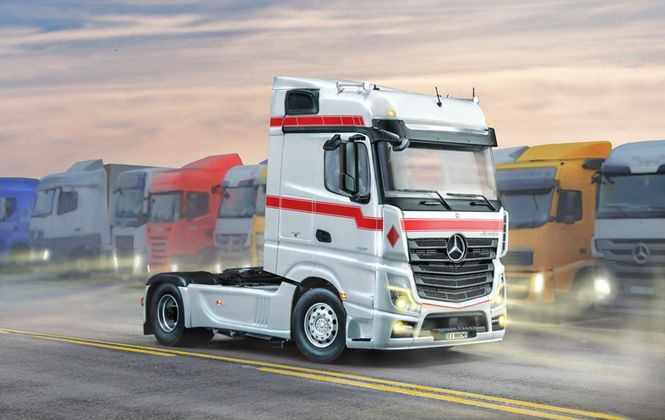 Huvudbild MERCEDES BENZ MP4 BIG SPACE. SKALA 1/24