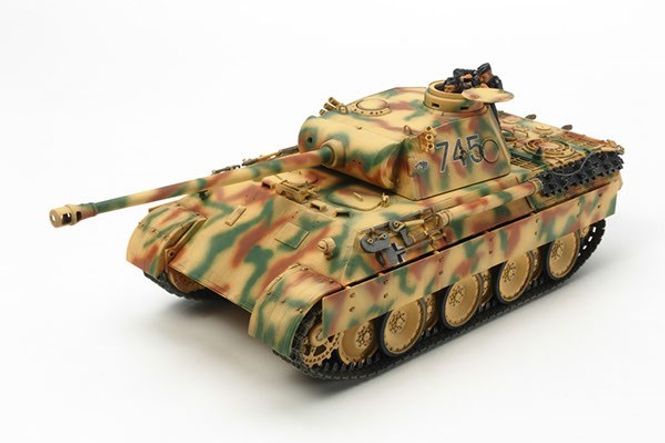 Huvudbild GERMAN TANK PANTHER AUSF. D MED 2 FIGURER. SKALA ...
