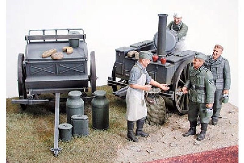 GERMAN FIELD KITCHEN MED 4 FIGURER. SKALA 1/35
