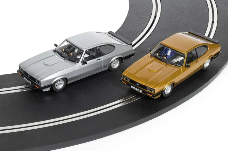 Scalextric The Professionals Capri twin pack 1:32