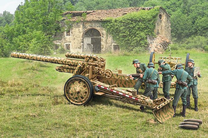 Bild på 15 cm FIELD HOWITZER / 10,5 cm FIELD GUN. SKALA ...